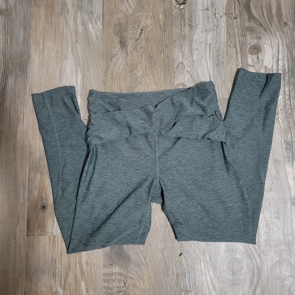 leggings with criss-cross details around waist